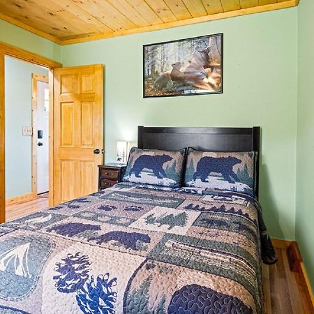 Brand New Tiny Cabin! A Bearly Adventure Sevierville Eksteriør billede