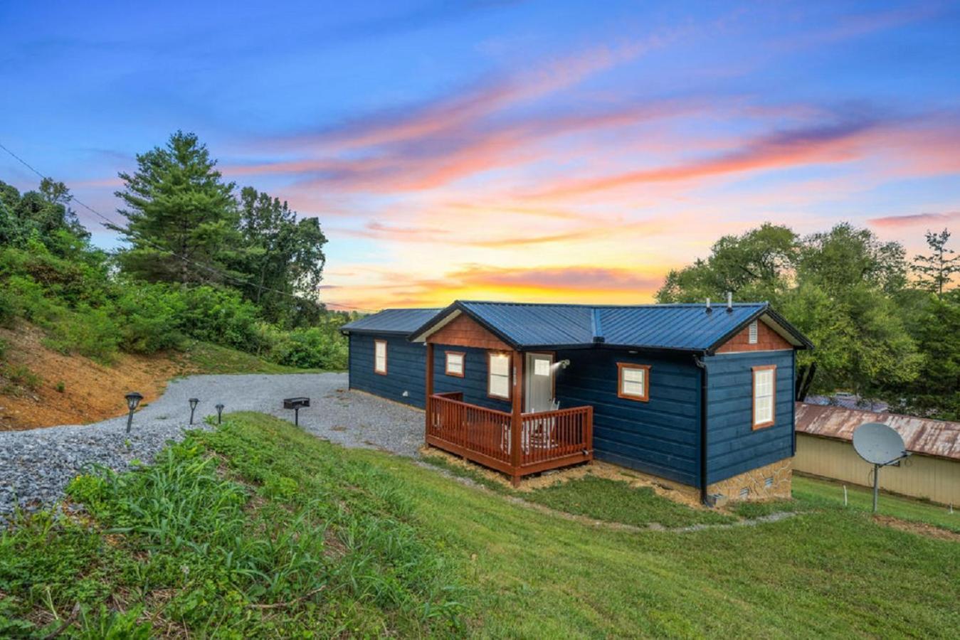 Brand New Tiny Cabin! A Bearly Adventure Sevierville Eksteriør billede