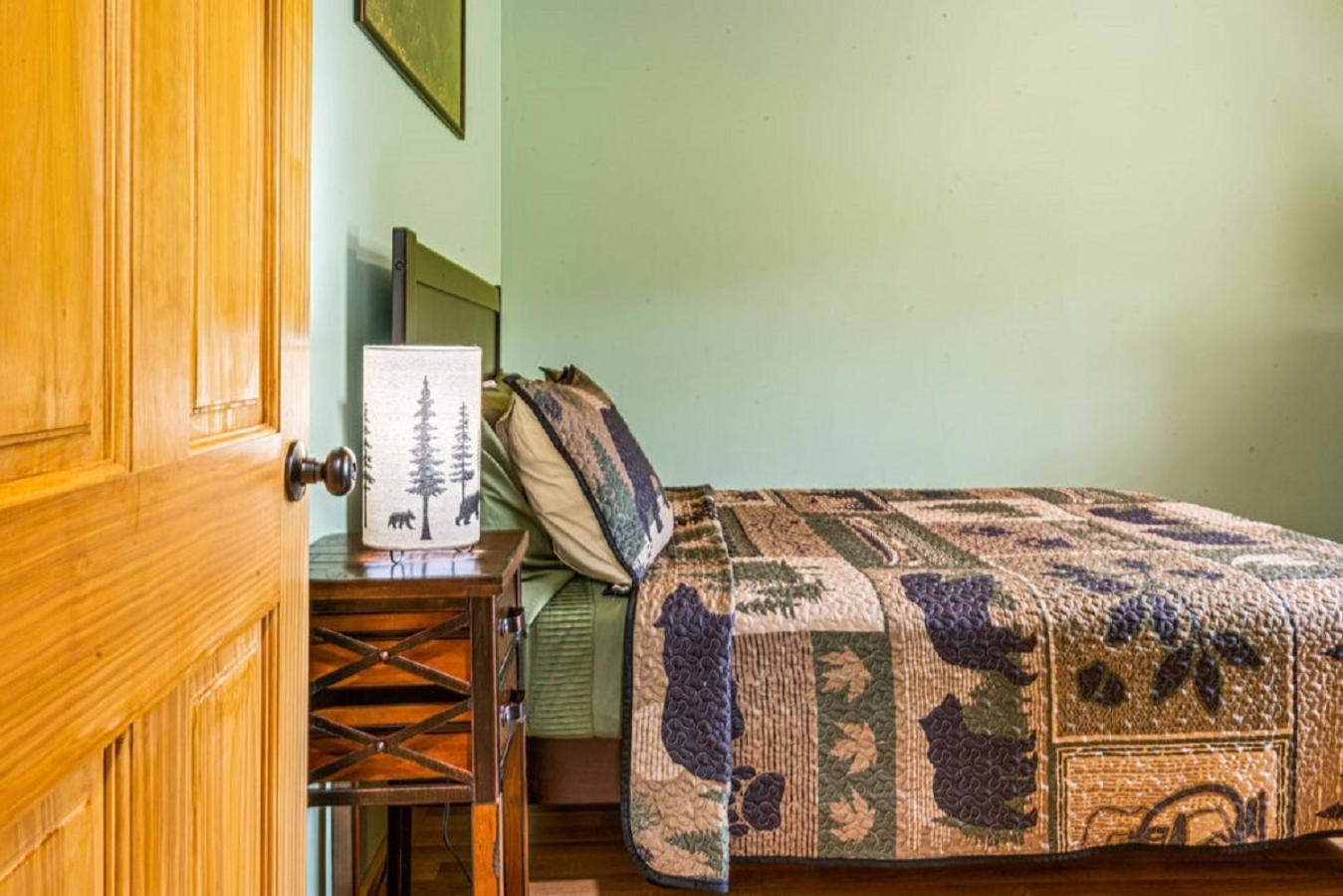 Brand New Tiny Cabin! A Bearly Adventure Sevierville Eksteriør billede