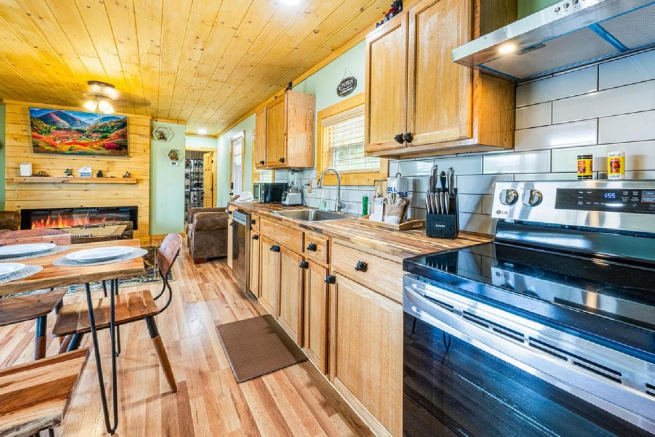 Brand New Tiny Cabin! A Bearly Adventure Sevierville Eksteriør billede