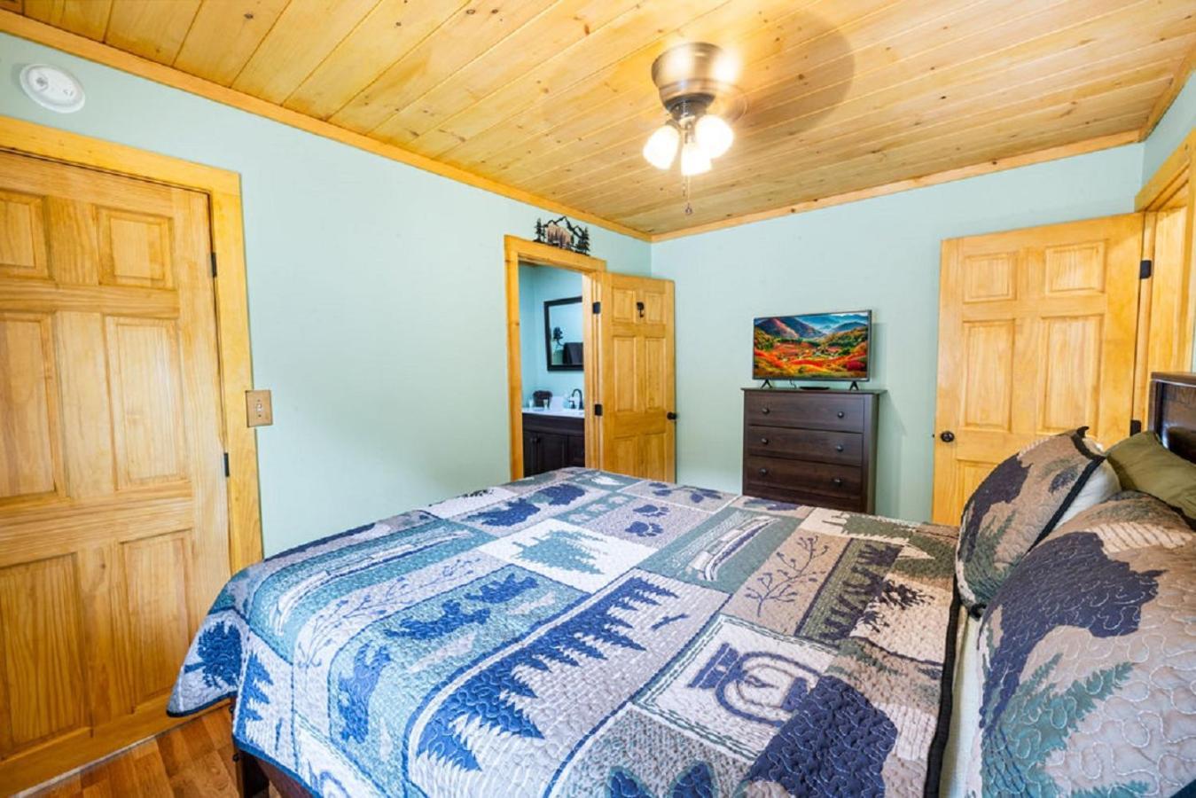 Brand New Tiny Cabin! A Bearly Adventure Sevierville Eksteriør billede