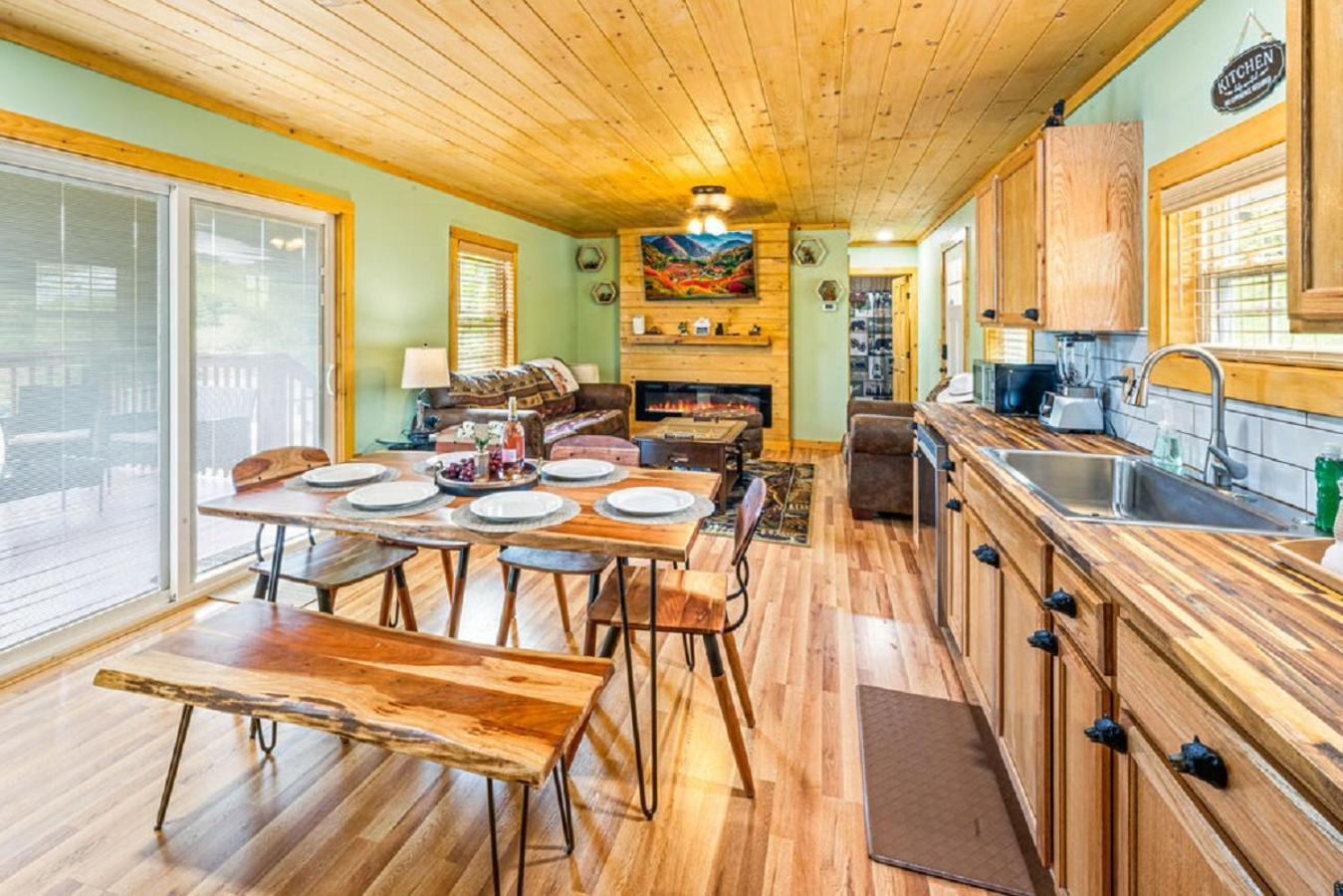 Brand New Tiny Cabin! A Bearly Adventure Sevierville Eksteriør billede
